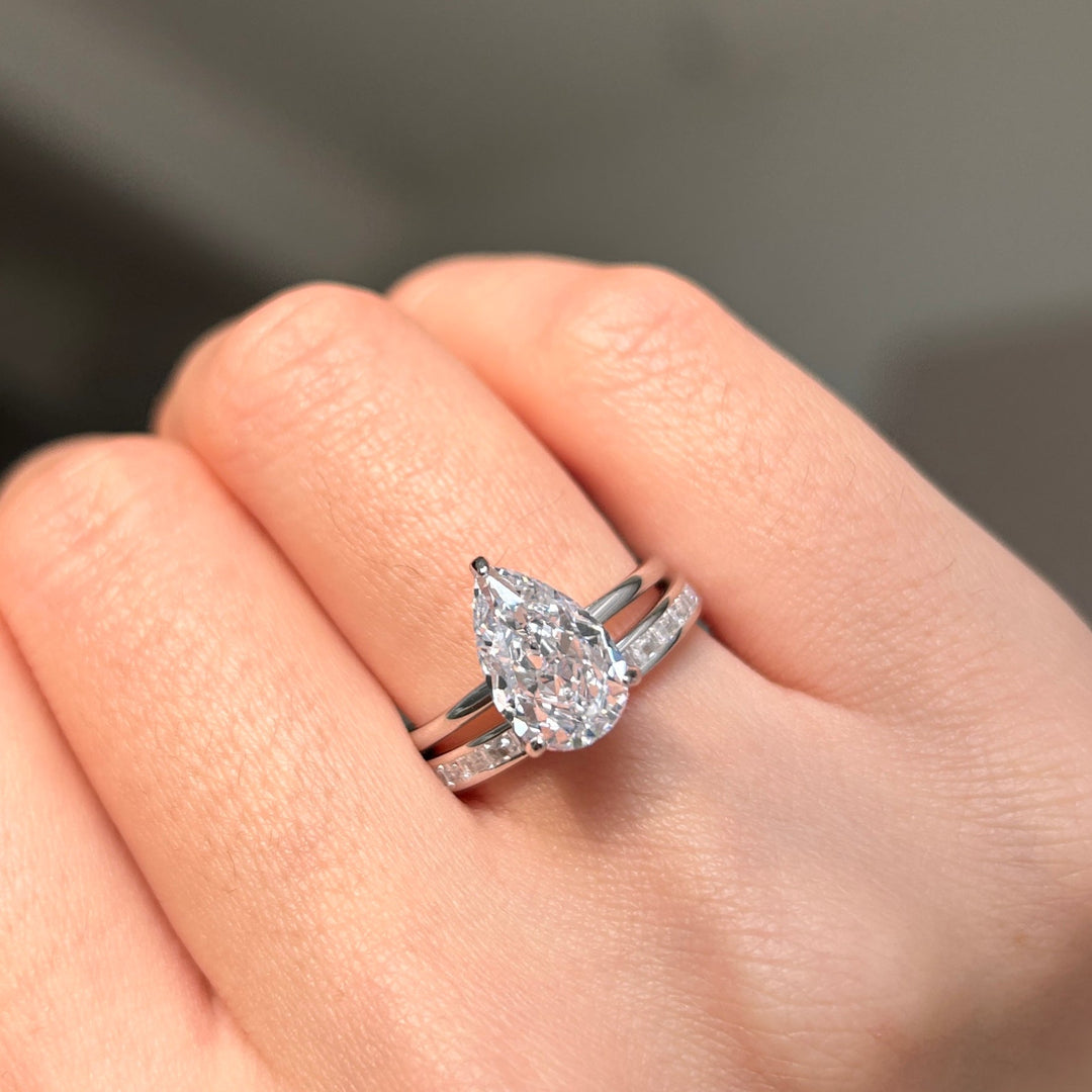 2PCS Exquisite Pear Cut Sterling Silver Bridal Set shine of diamond