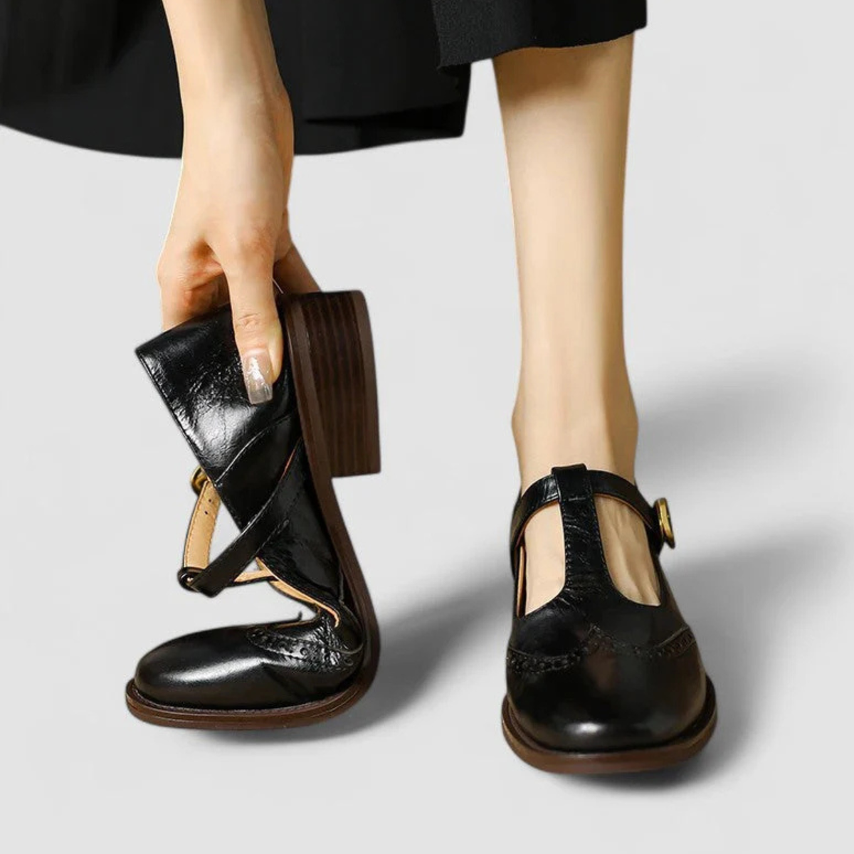 Livia - Classic Leather Sandals