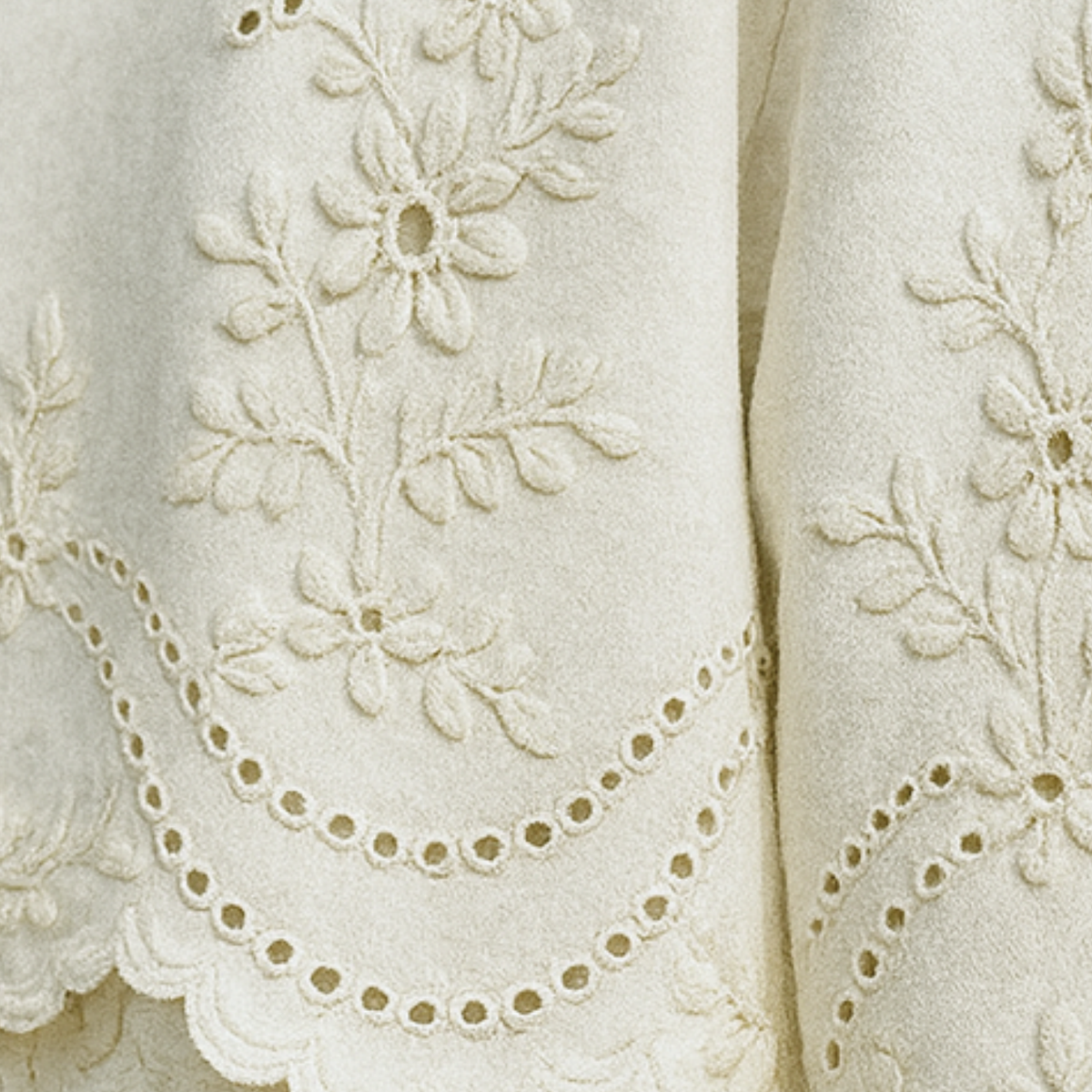 Lucia - Jumper with Lace Details