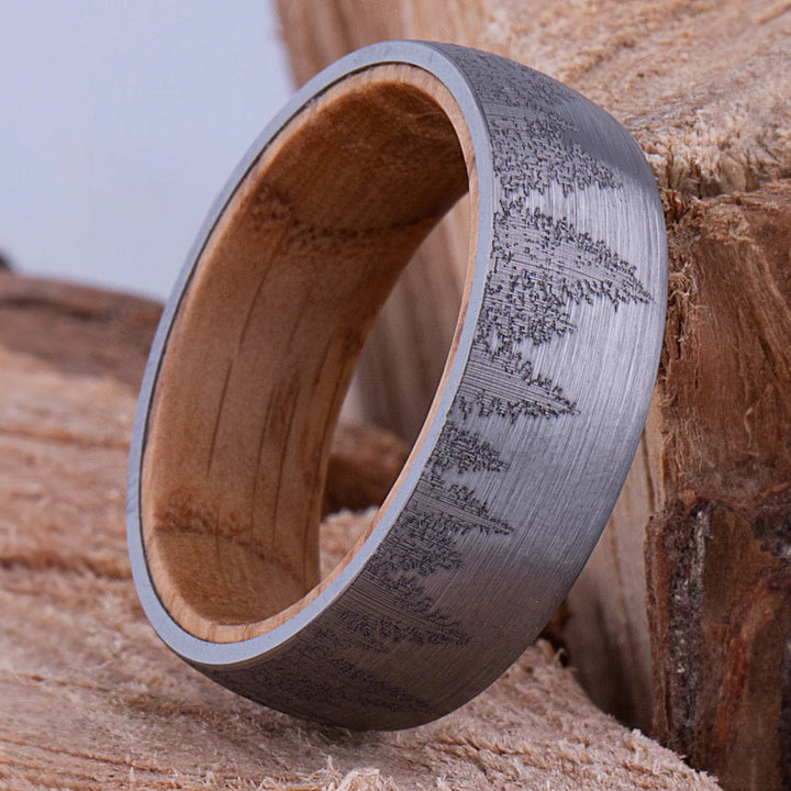Forest Tungsten Men's Ring with Whiskey Barrel Juluro