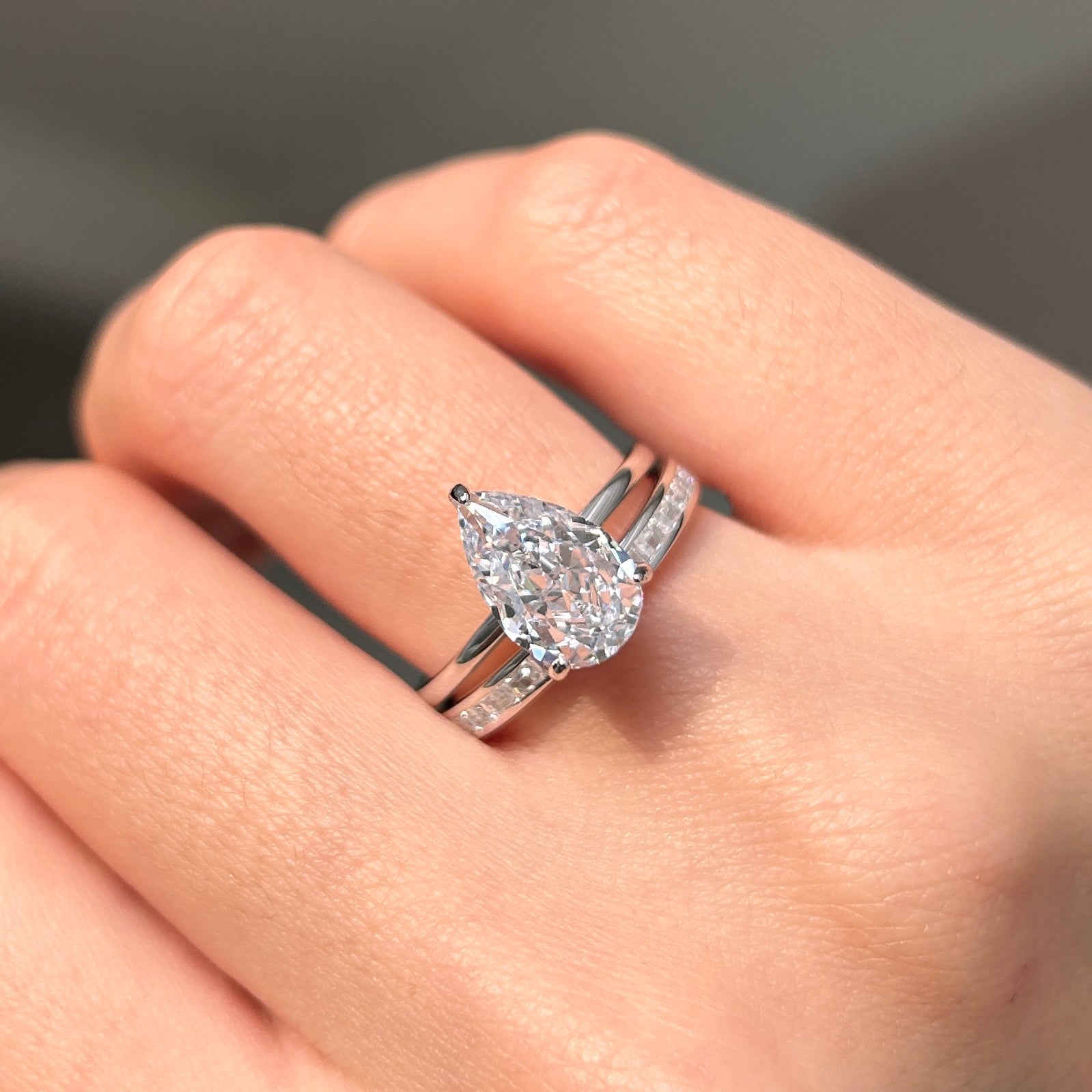 2PCS Exquisite Pear Cut Sterling Silver Bridal Set shine of diamond