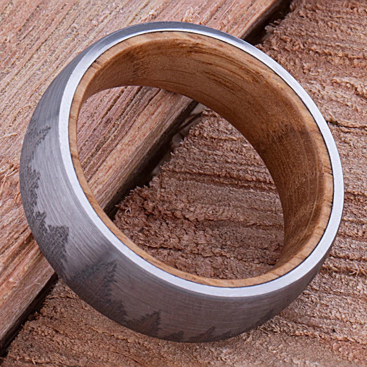 Forest Tungsten Men's Ring with Whiskey Barrel Juluro