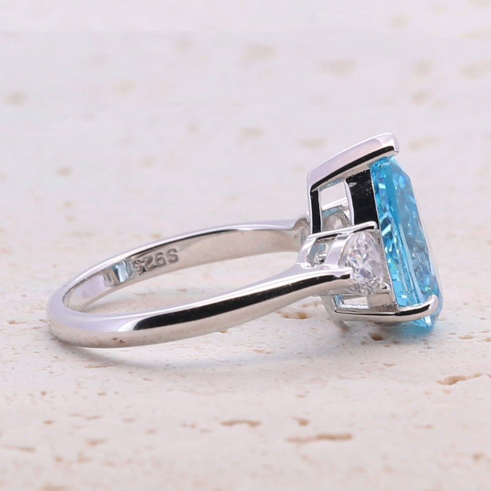 4.0ct Pear Cut Blue Gemstone Engagement Ring shine of diamond