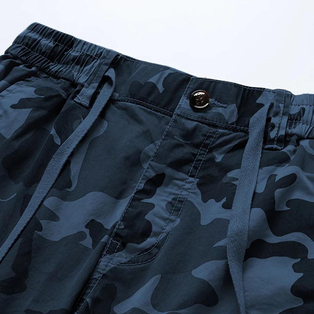 Camo Cargo - Shorts