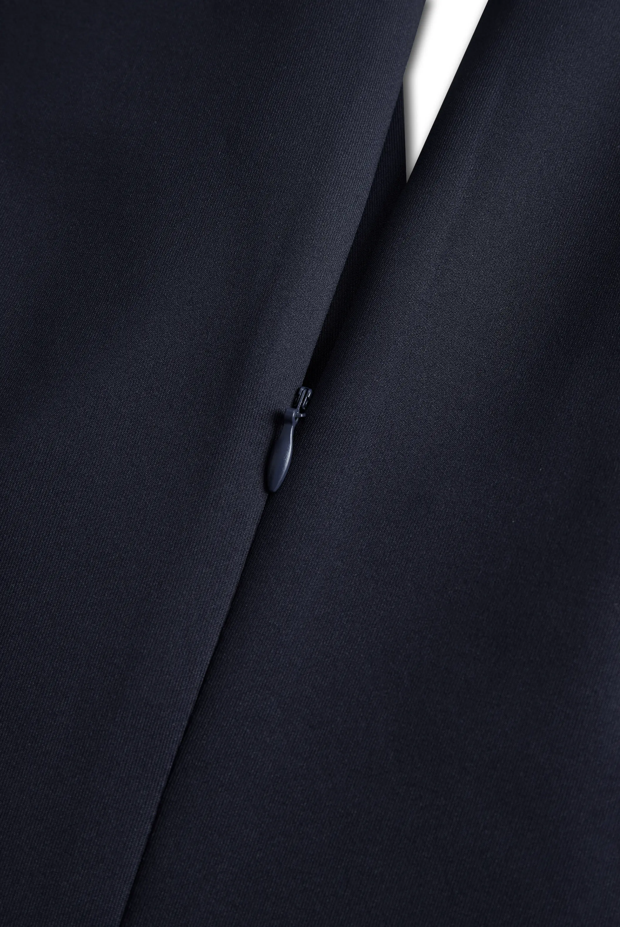 Elegant Navy Sleeveless Tailored Sheath - Midi Dress CASA LARO