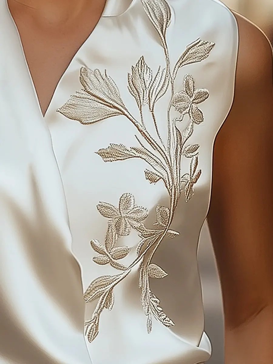 Embroidered V‑Neck Wrap Tie Waist - Blouse CASA LARO