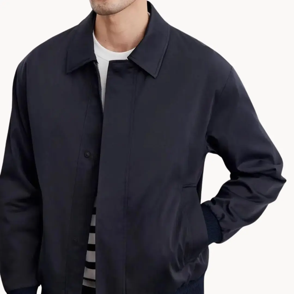 I don’t have details about fabric, color, or style — would you like a specific variant? Meanwhile, here are concise, SEO-friendly options you can pick from:

- Lightweight Waterproof Hooded - Jacket
- Insulated Packable Puffer - Jacket
- Technical Softshe CASA LARO