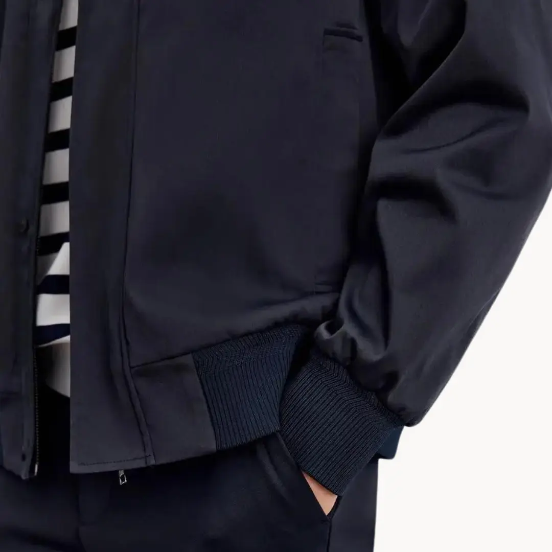 I don’t have details about fabric, color, or style — would you like a specific variant? Meanwhile, here are concise, SEO-friendly options you can pick from:

- Lightweight Waterproof Hooded - Jacket
- Insulated Packable Puffer - Jacket
- Technical Softshe CASA LARO