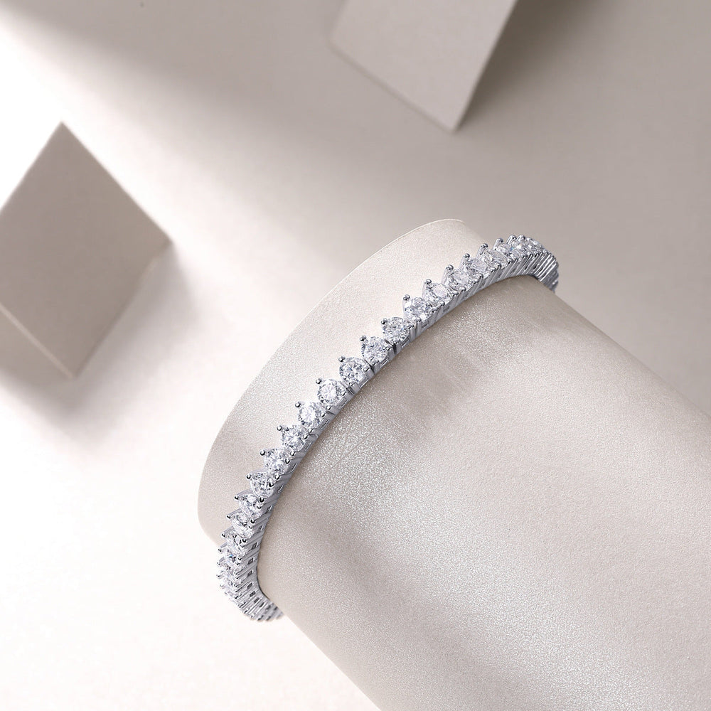 Unique Design Round Cut Moissanite Sterling Silver Tennis Bracelet shine of diamond