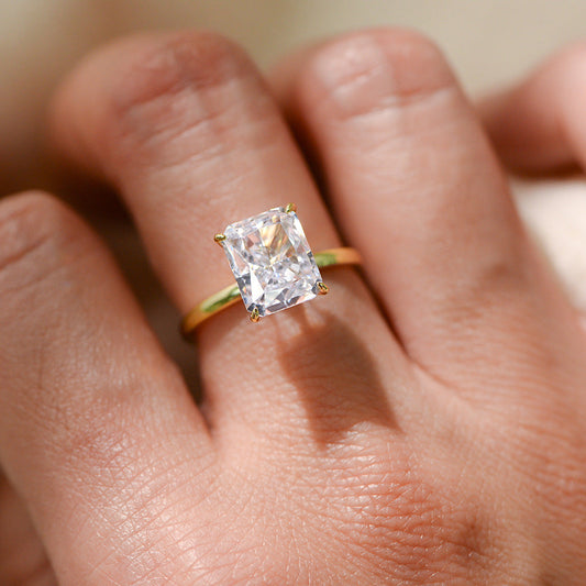 Stunning 4.0 CT Ice Cut Sterling SIiver Engagement Ring Shine of Diamond