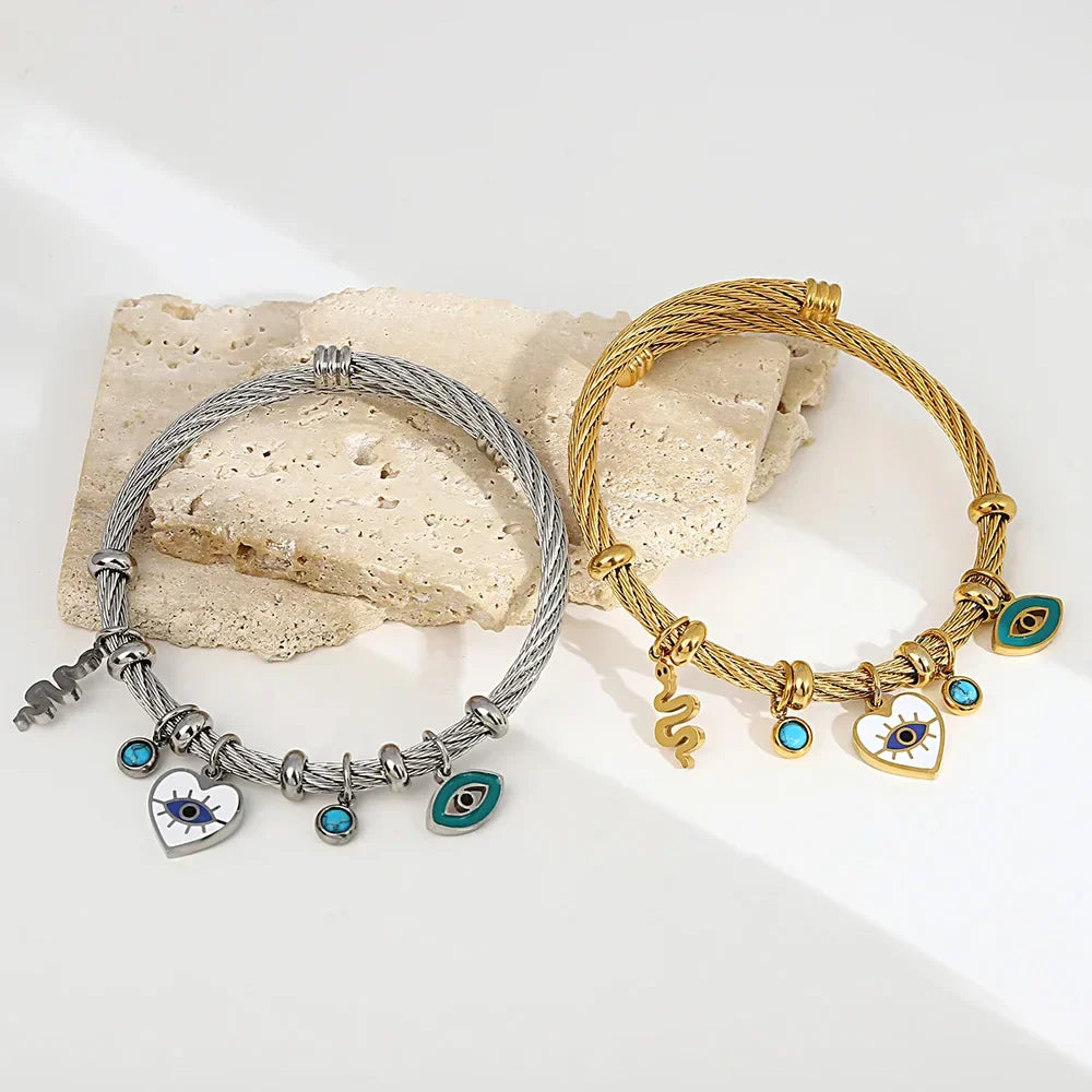 Aurelia Dainty Charm - Bracelet