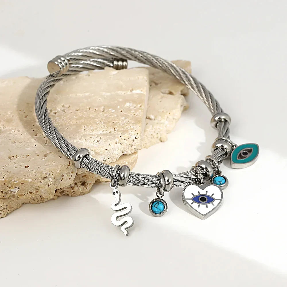 Aurelia Dainty Charm - Bracelet