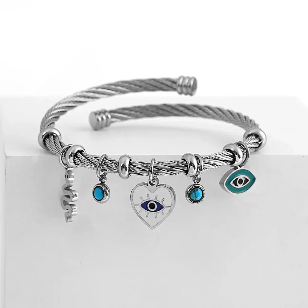 Aurelia Dainty Charm - Bracelet