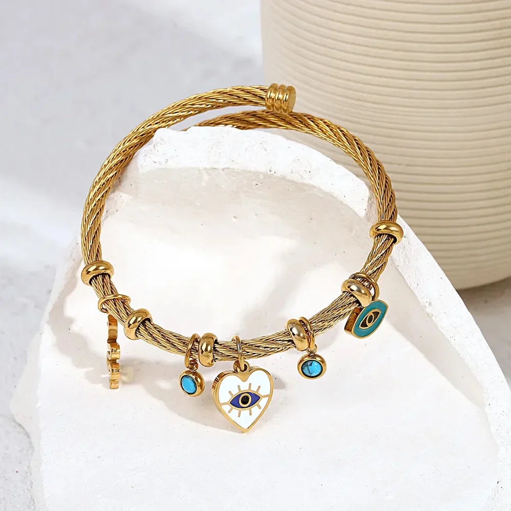 Aurelia Dainty Charm - Bracelet