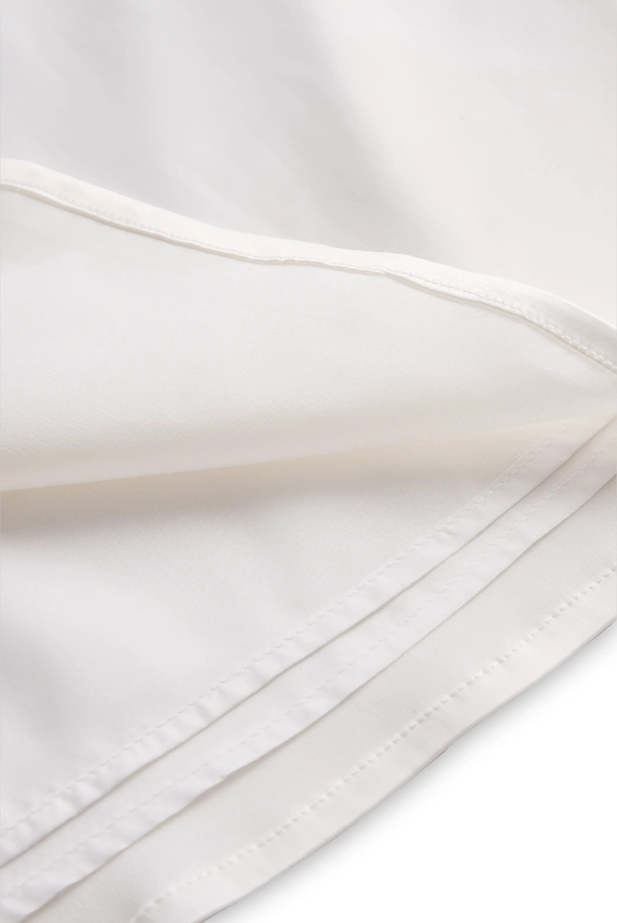 Silky Satin Spaghetti Strap V-Neck - Camisole CASA LARO