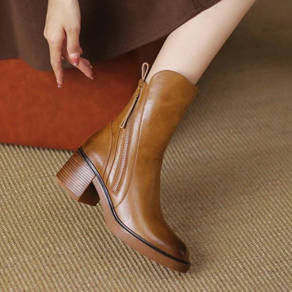 Val - Elegant Black Leather Boots CASA LARO
