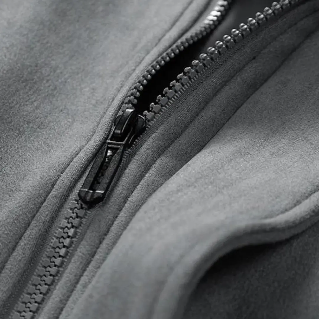 Vistaro Classic - Jacket

Would you like variations with fabric, color, or style (e.g., Lightweight, Quilted, Bomber)? CASA LARO