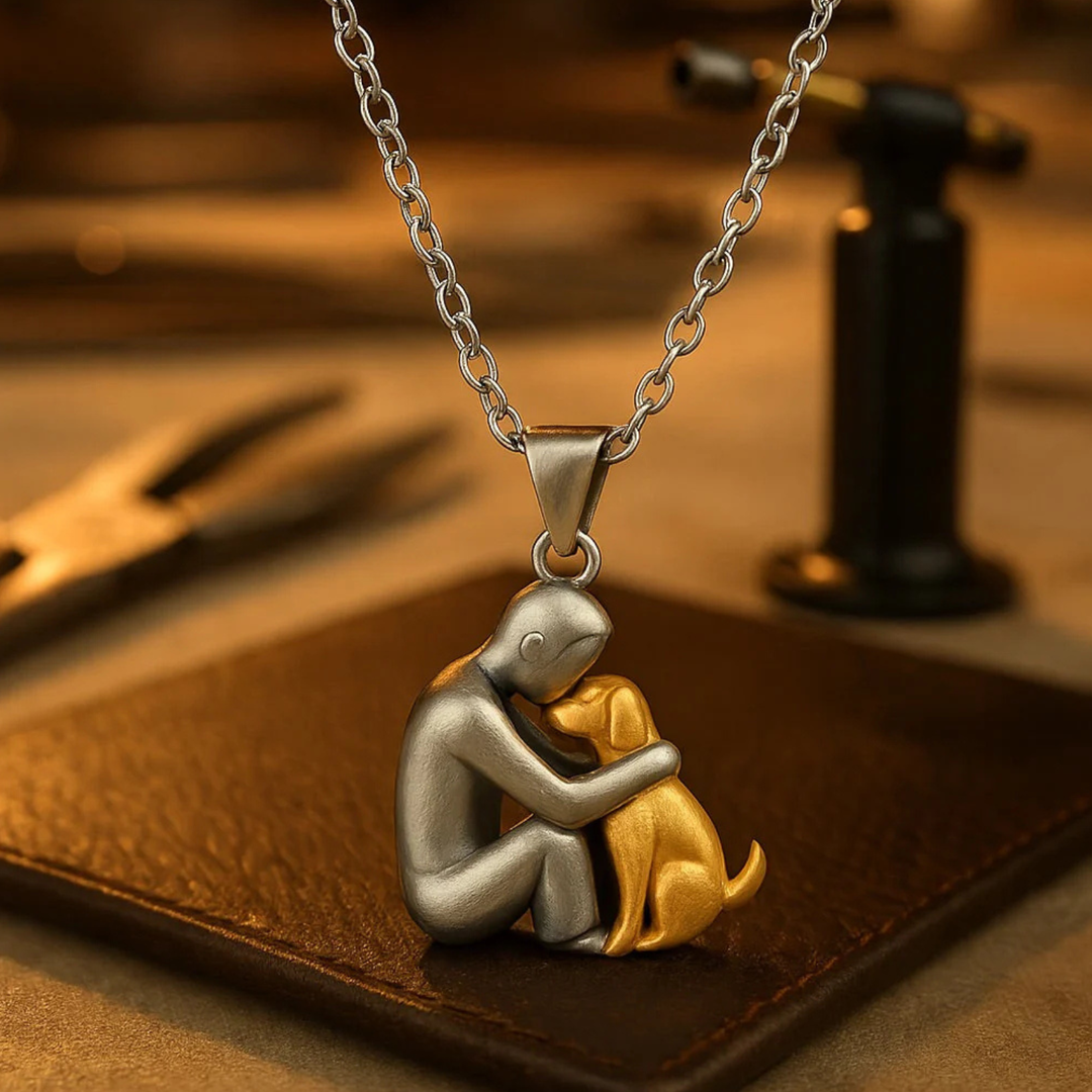 Xian - Embrace Pendant Necklace CASA LARO WOMEN