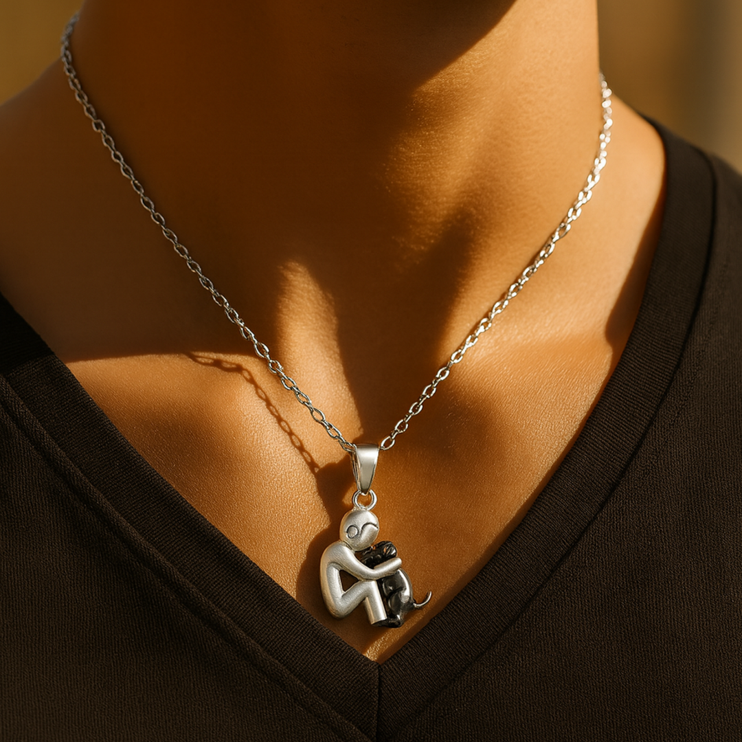 Xian - Embrace Pendant Necklace CASA LARO WOMEN