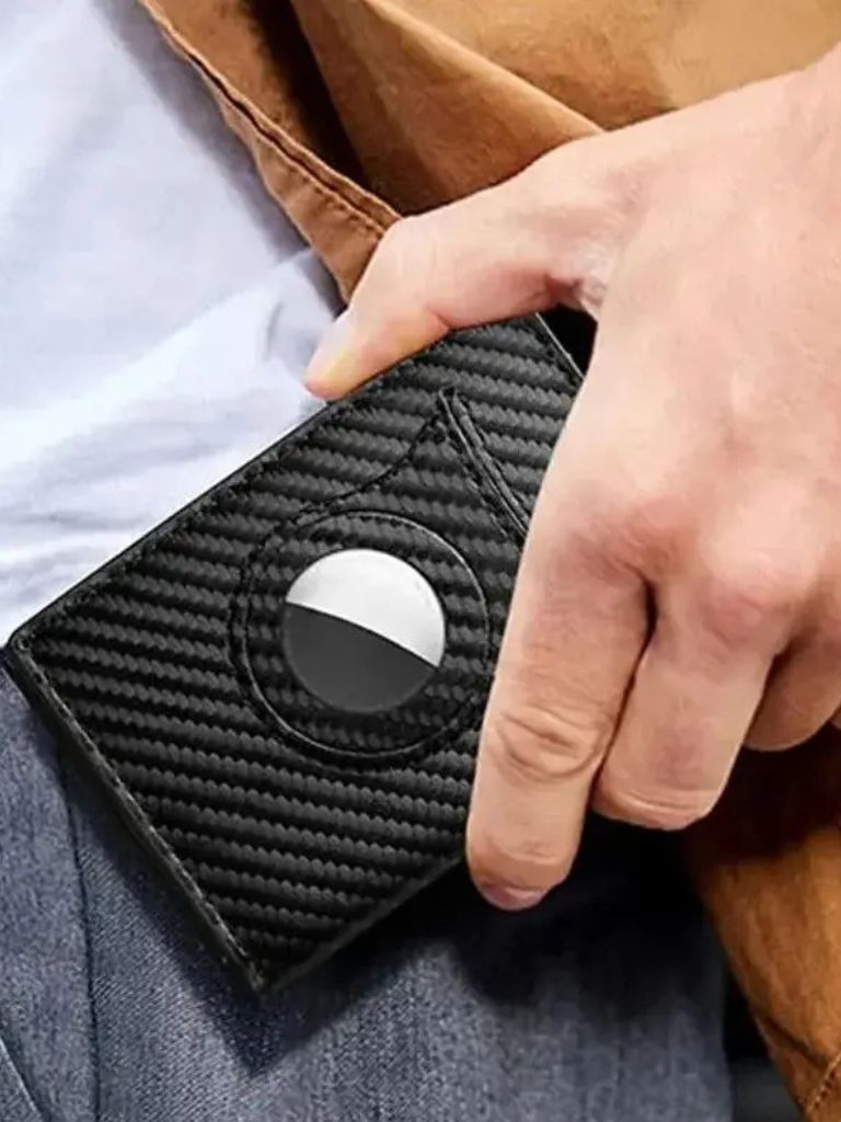 Carbon Fiber Wallet with Air Tag Holder RFID Blocking - Casa  Laro CASA LARO