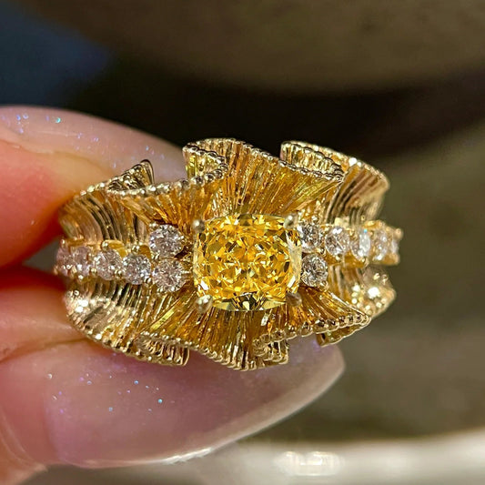 Luxe Pleated Ribbon Ring with Yellow Stone Dobrilajewelry