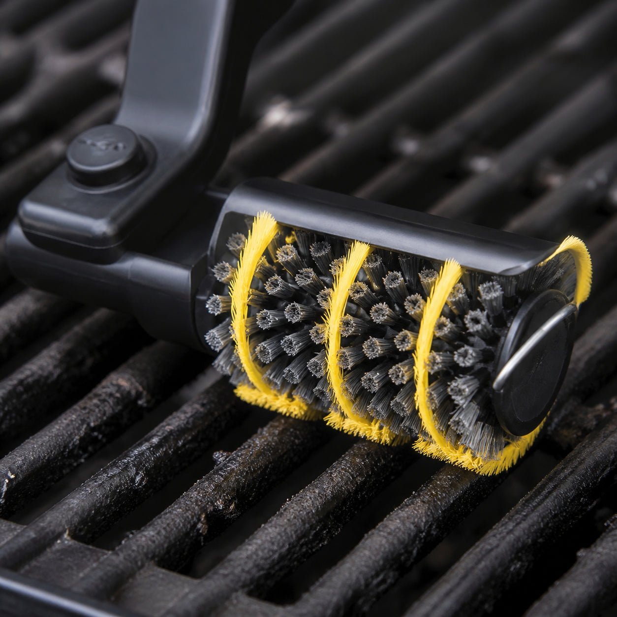 Brasen roller brush head close view